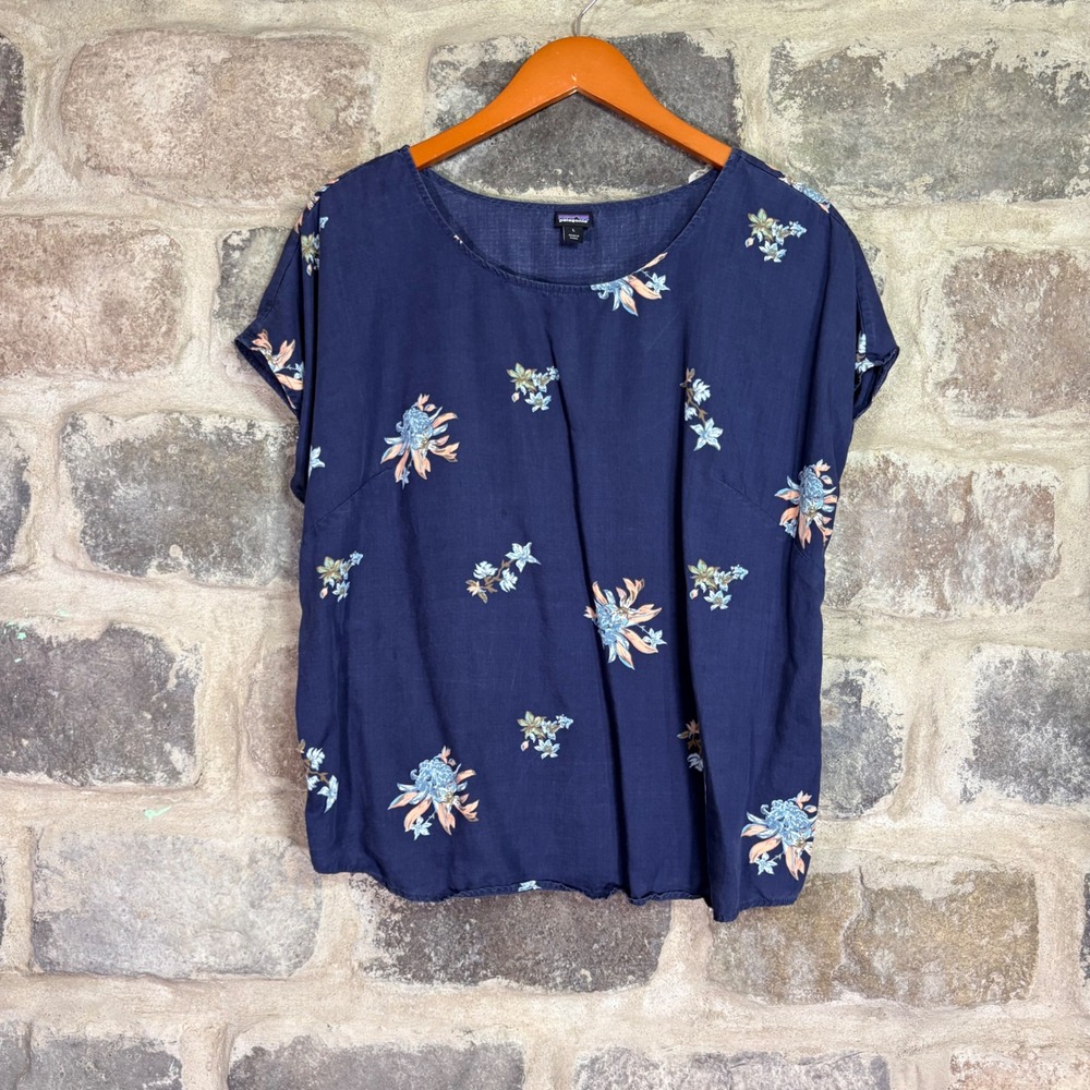 Patagonia Womens Edisto Floral Tencel Lyocell Top Navy Blue 52915 Size L Summer